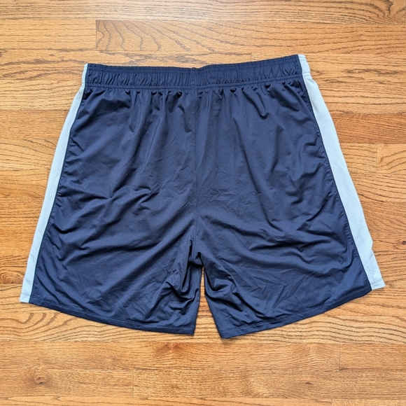 Under Armour Men’s Athletic Shorts Navy Blue White Side Panels Size XL - Picture 4 of 7